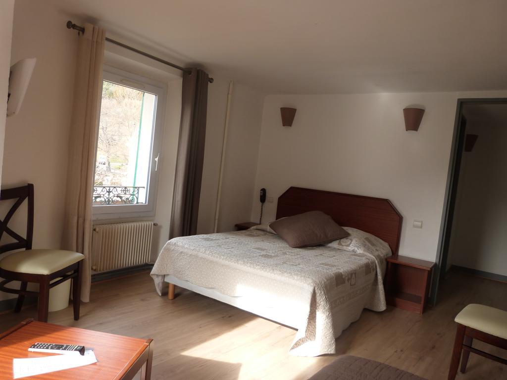 Hotel Restaurant Le Lachens La Bastide  المظهر الخارجي الصورة