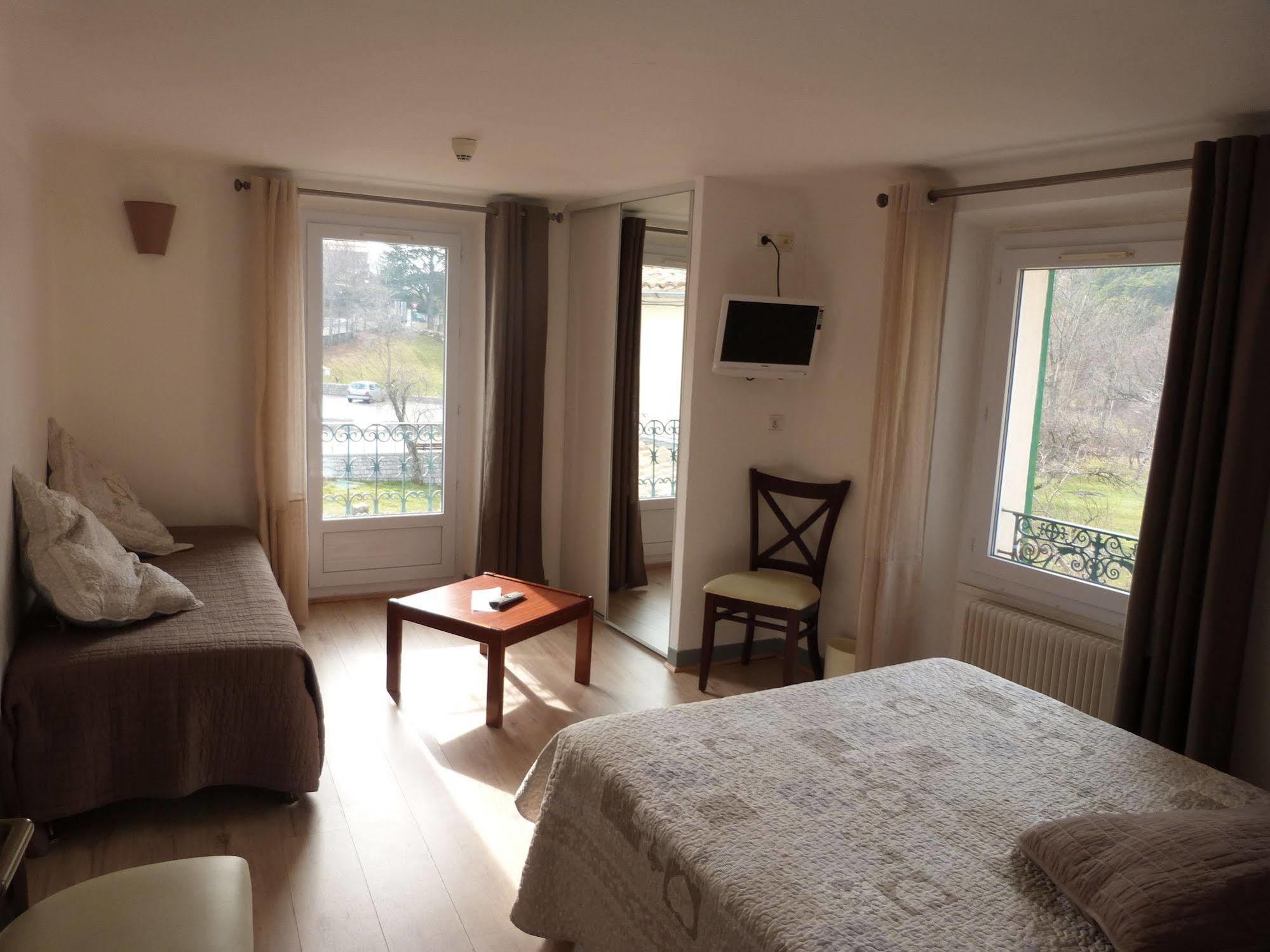 Hotel Restaurant Le Lachens La Bastide  المظهر الخارجي الصورة