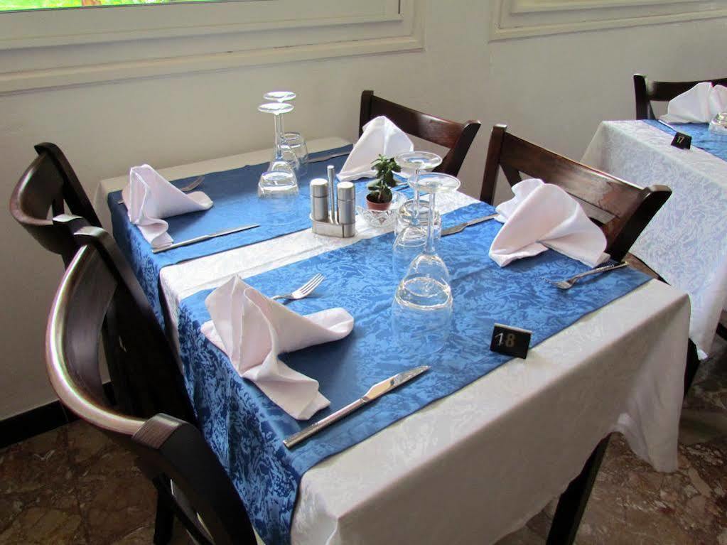 Hotel Restaurant Le Lachens La Bastide  المظهر الخارجي الصورة